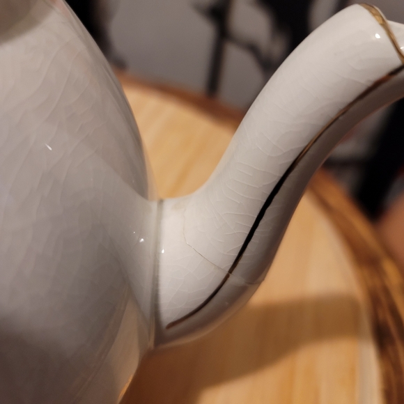 WOOD & SON ENGLAND ELGREAVE TEAPOT FINE PORCELAIN HAND CRAFTED - Picture 11 of 13